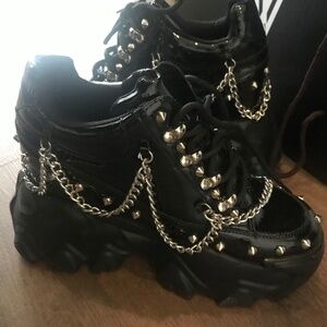 Goth POMEGRANATE Platform Sneaker (9)